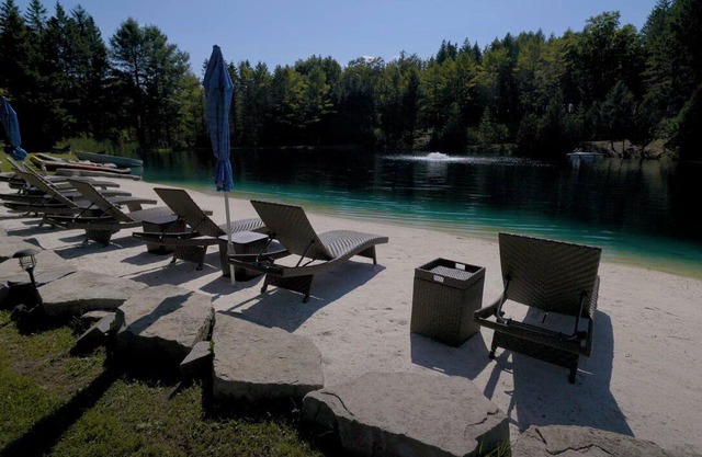 Cozy Bunkie by a Tranquil Freshwater Pond in Clarington, Ontario