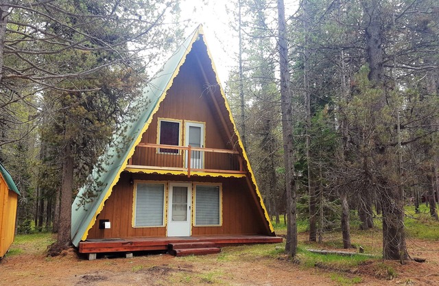 Cozy Cabin! Close to Yellowstone Entrance!