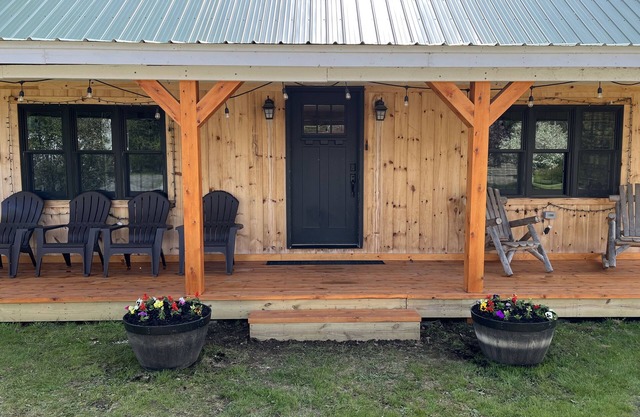 Cozy Cabin in Pittsburg NH - DIRECT SNOWMOBILE & ATV TRAIL ACCESS