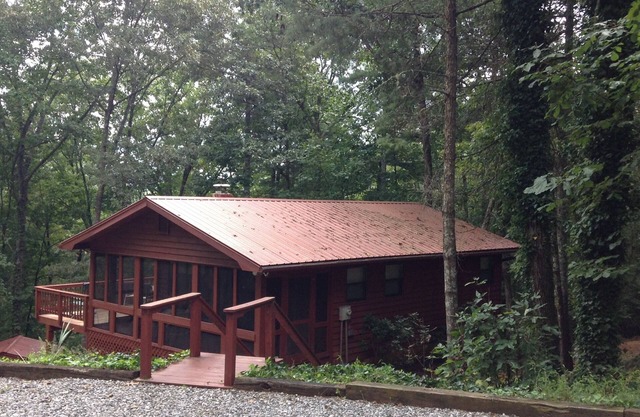 Cozy Cabin North GA Mountain - Pet Friendly!