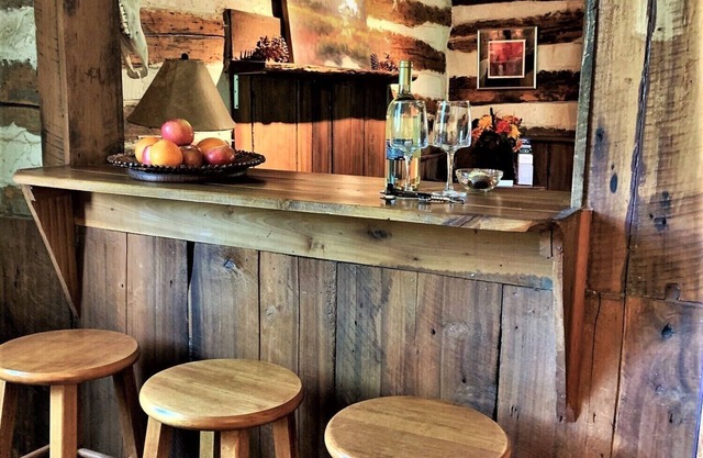 Cozy Cabin on Shenandoah Farm