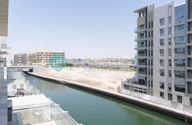Cozy Canal View Apartment - 206