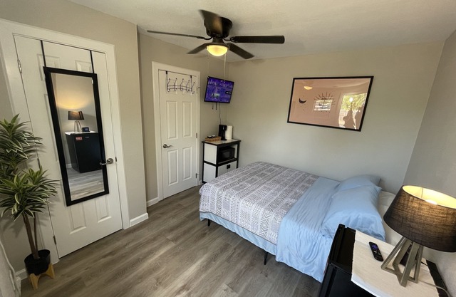 Cozy Casita in Central SA/10 min to Downtown! River Walk! The Alamo!