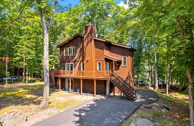 Cozy Chalet +Game Rm & Fireplace