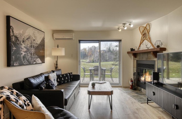 Cozy Chalet on the 9th Hole La Bête Pool Golf