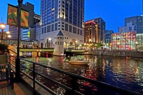 Cozy Condo on the River!