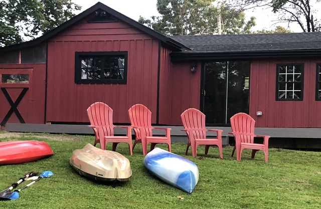 Cozy Copake Lake Cabin