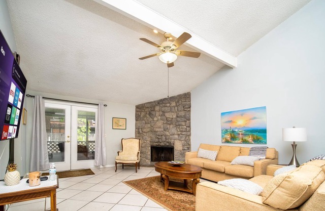 ~Cozy Corner Casa Sleeps 9 Screened Patio~