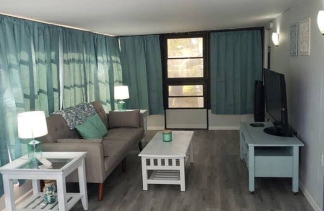 Cozy cottage 30 minutes from the beach!