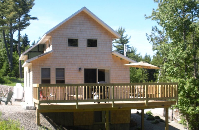 Cozy Cottage In Town & In The Woods With A Small Brook Alongside