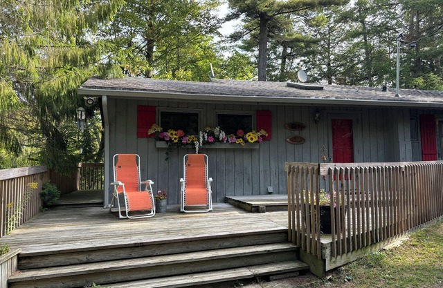 Cozy Cottage Now Booking all Dates! Winter included!