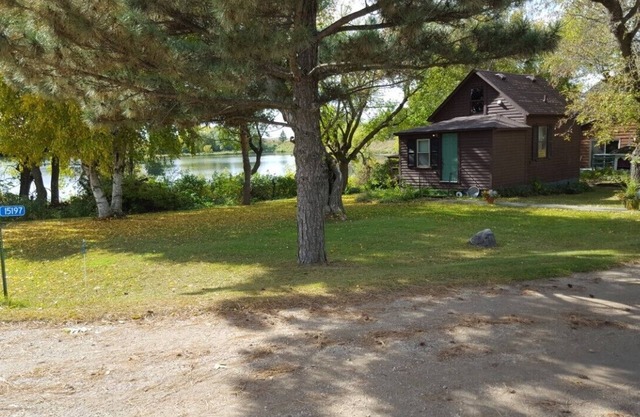 Cozy cottage on private wetland