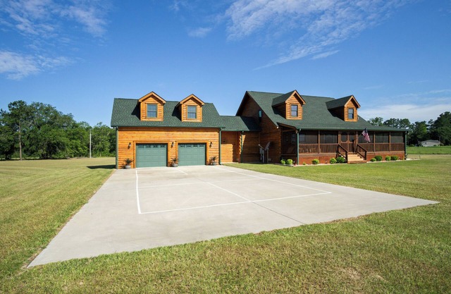 Cozy Country Cabin in Coastal GeorgianThe Perfect Staycation