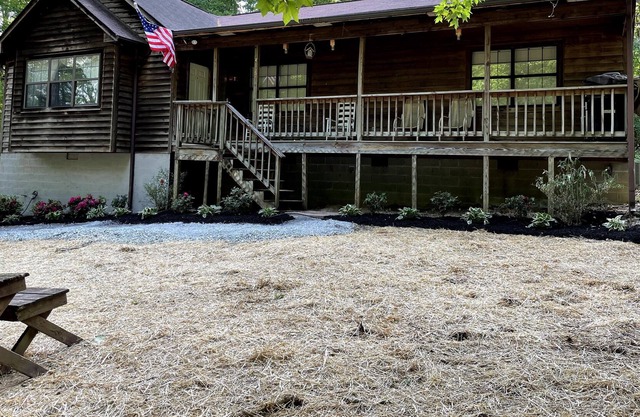 Cozy, Country Livin' in Knoxville