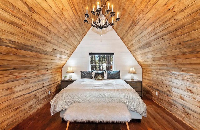 Cozy Coy Cabin with AC/Heating & Hot tub