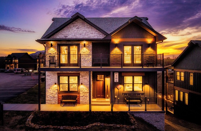 Cozy Cub Luxury Cabin Pigeon Forge