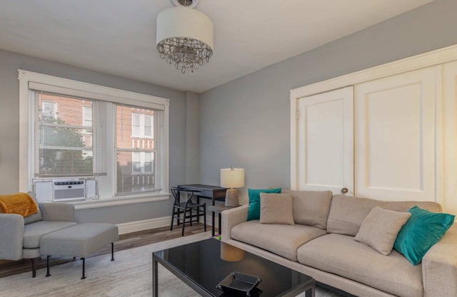 Cozy CWE Apts near BJC by Zencity