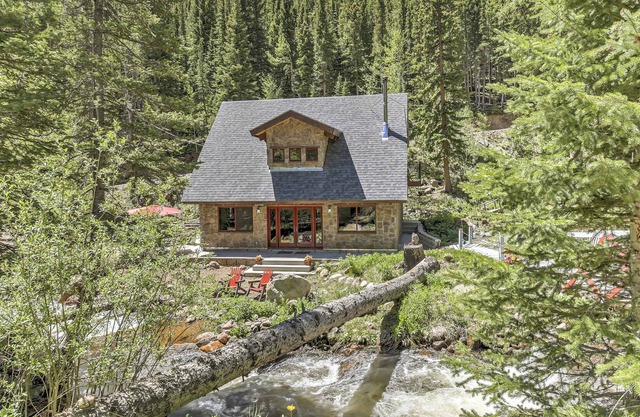 Cozy Dumont Cottage with Mill Creek Views!