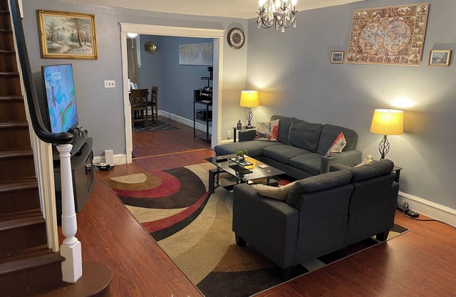 Cozy Event House - Bdays, Showers - Gather - Party- 4BR Home - Max 16 Guests