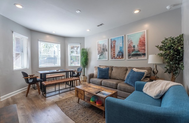 Cozy Family 3BR Oasis: Park, Private Yard, & BBQ!