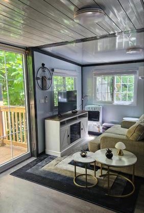 Cozy Foldable Container Pipestem Getaway For 2