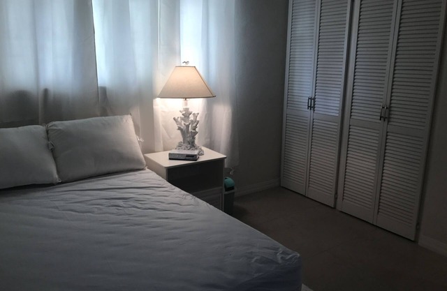 Cozy fully furnished 1bed1bath Apartment conveniently located on the South Coast