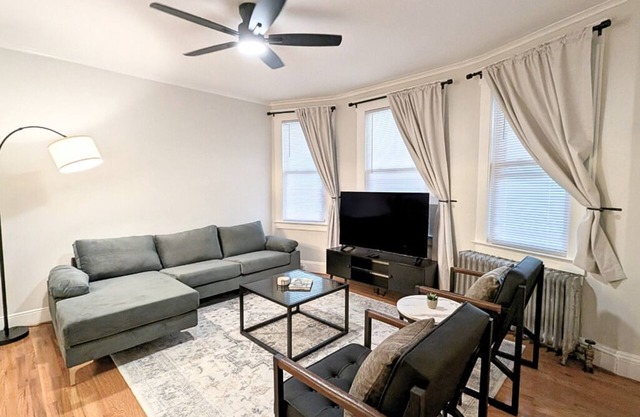 Cozy Gem 18Min to EWR, 8min > NYC Train + Parking