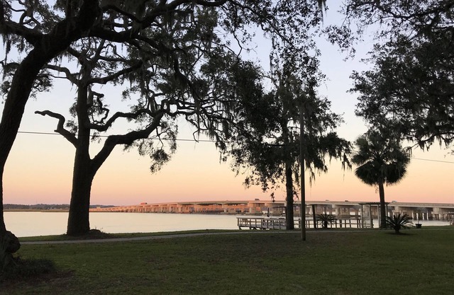 Cozy Golden Isles River View Home