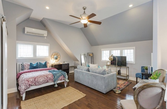 Cozy Guesthouse in Trendy 12South!