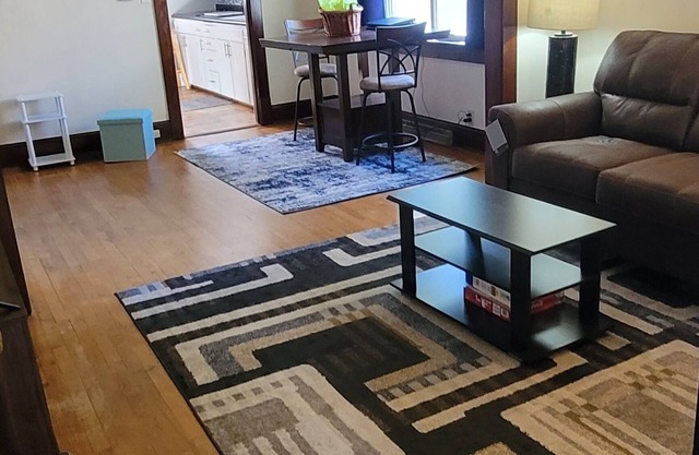 Cozy Historic East Hill Charmer