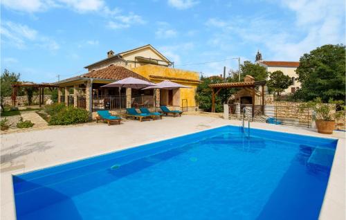 Cozy Home In Kras With Wifi