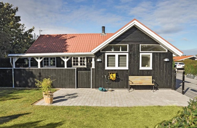 Cozy home in Nyborg with kitchen
