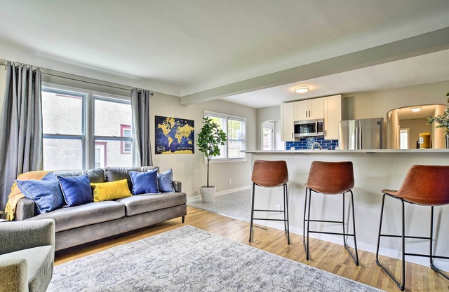 Cozy Home: WiFi, Parking, 5 Mi to Dtwn Mpls!