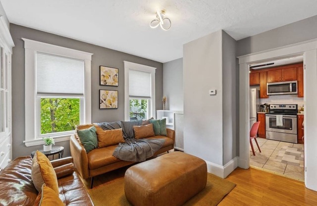 Cozy house close to Brandeis, Bentley, Moody St