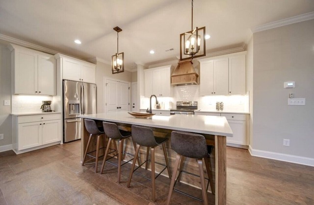 Cozy & Immaculate 4-BR Modern Farmhouse Retreat!