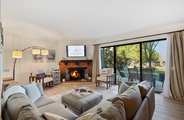 Cozy Lake Geneva Condo | Amenities | WiFi