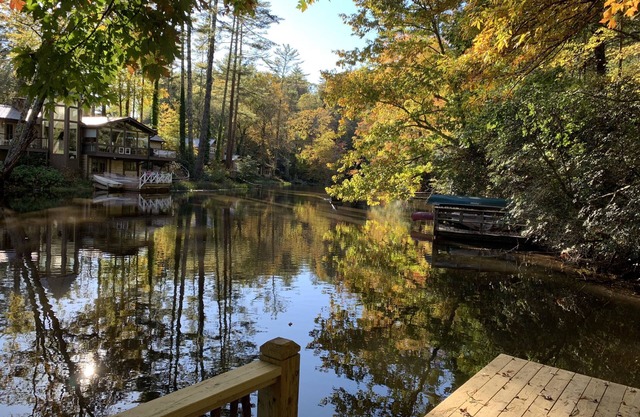 Cozy Lakefront Getaway 2BR/1BA on Mirror Lake, 1 mile from town