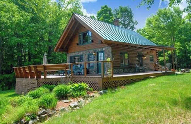 Cozy Log Cabin w/Mountain View