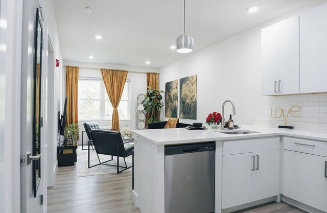 Cozy & Modern 1-bedroom condo