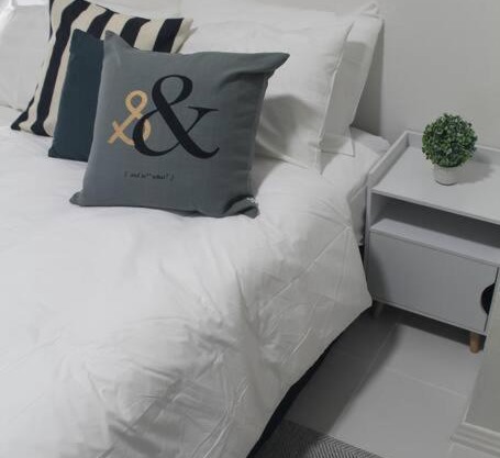 Cozy & Modern 2 Bed Apt Near CBD