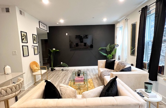 Cozy Modern apartment in peaceful Philadelphia with WiFi, AC