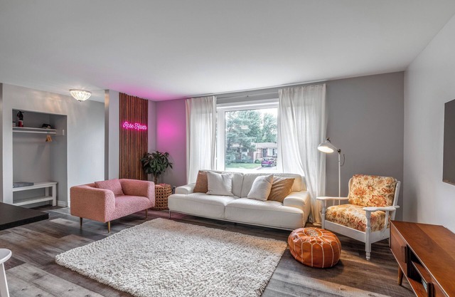 Cozy, modern home in New Sudbury! Close to major highways and walking trails.