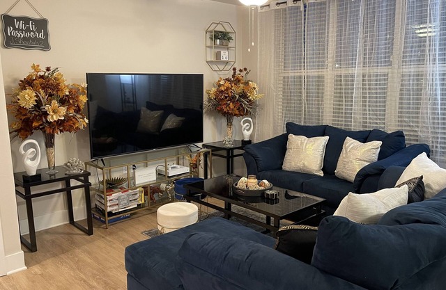 Cozy Modern Townhome