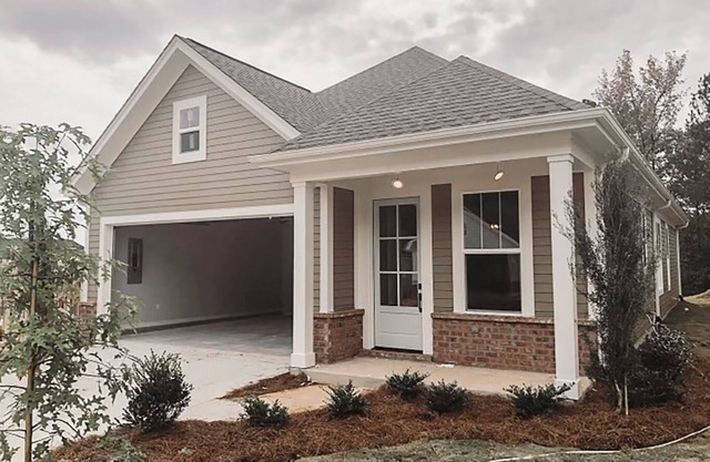 Cozy Modern Townhouse 10 Minutes from the Historic Oxford Square