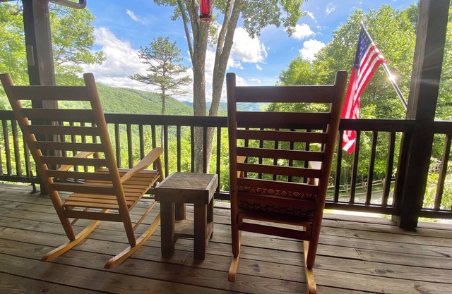 Cozy Mountain Cabin with Stunning Views, Fire Pit, Close by Trails & Lake!
