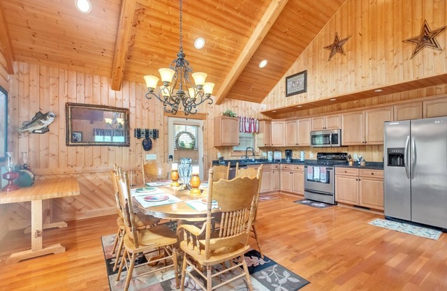 Cozy Mountain Retreat w/Scenic Views by RedAwning