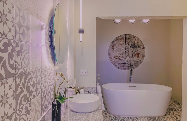 Cozy 1-bedroom suite in amazing Puebla with King size bed, WiFi and bathtub