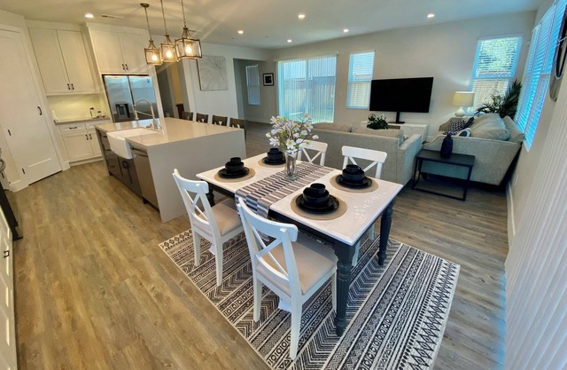 Cozy New Home in Claremont in Los Angeles near Colleges & Padua Hills Theater
