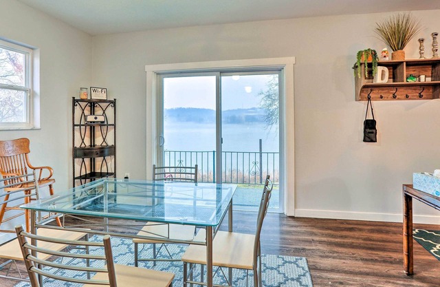 Cozy New Richmond Getaway on the Ohio River!