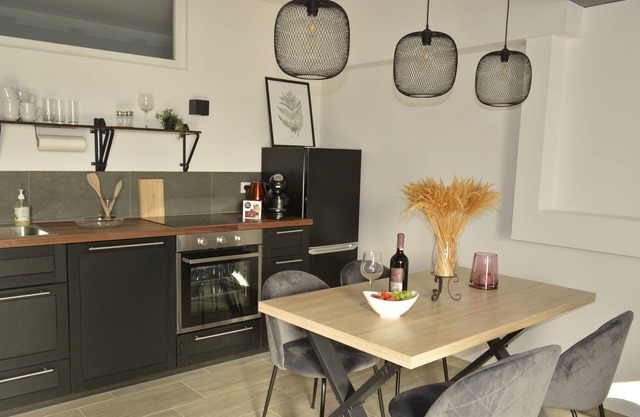 Cozy newly furnished basement apartment. Close to the city and yet idyllic